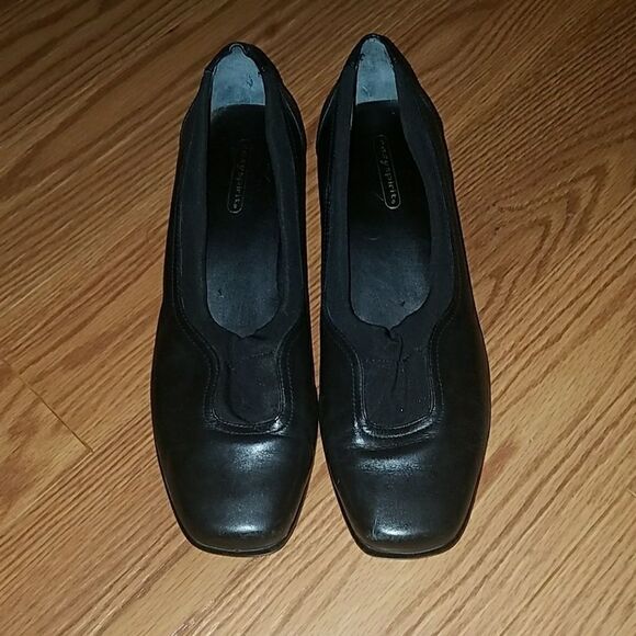 Easy Spirit Black  slip on dress shoes Sz. 7.5 EUC - Picture 1 of 5
